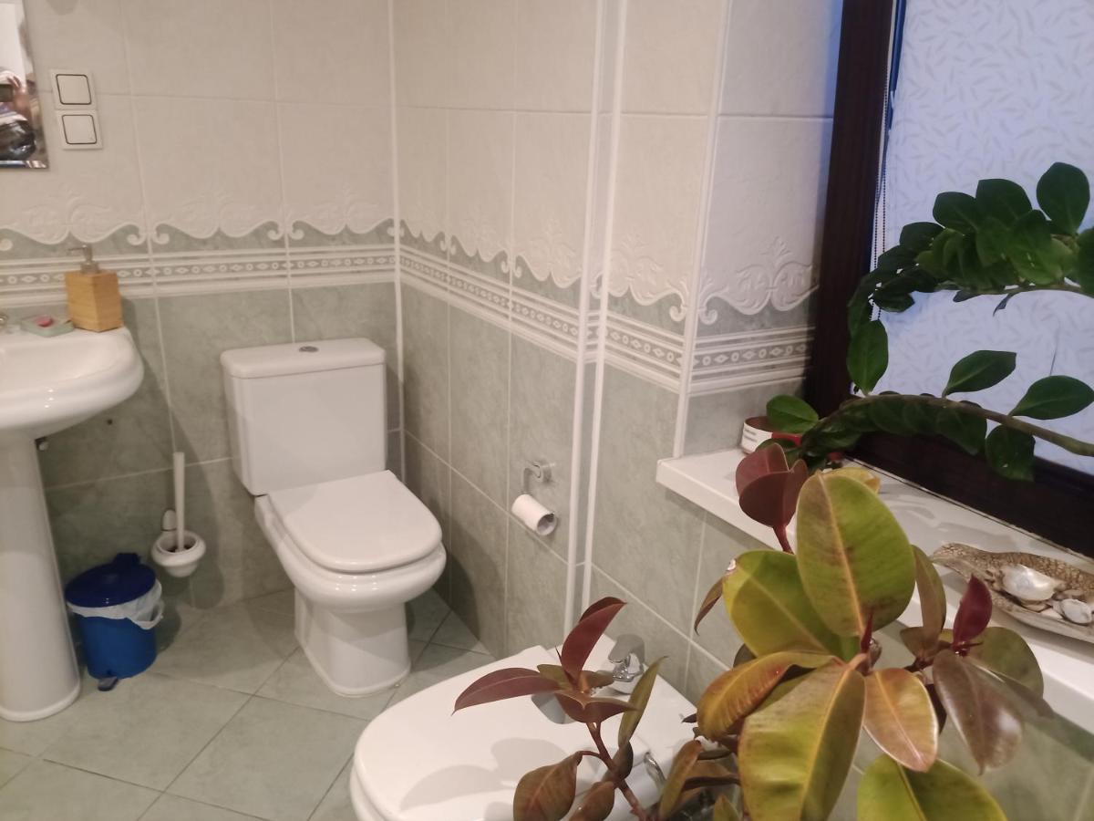 Pokoj W Domu Z Duzym Ogrodem Krakau Buitenkant foto