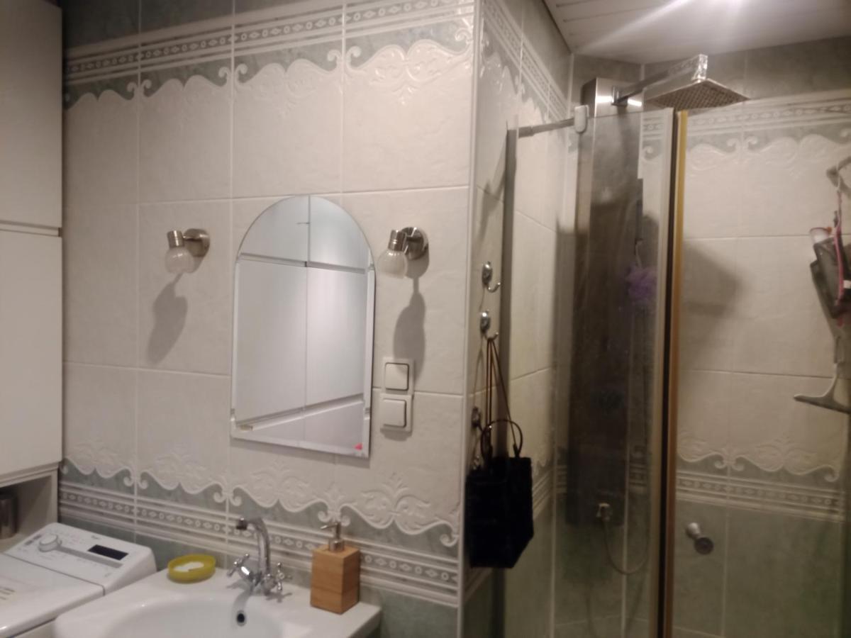 Pokoj W Domu Z Duzym Ogrodem Krakau Buitenkant foto