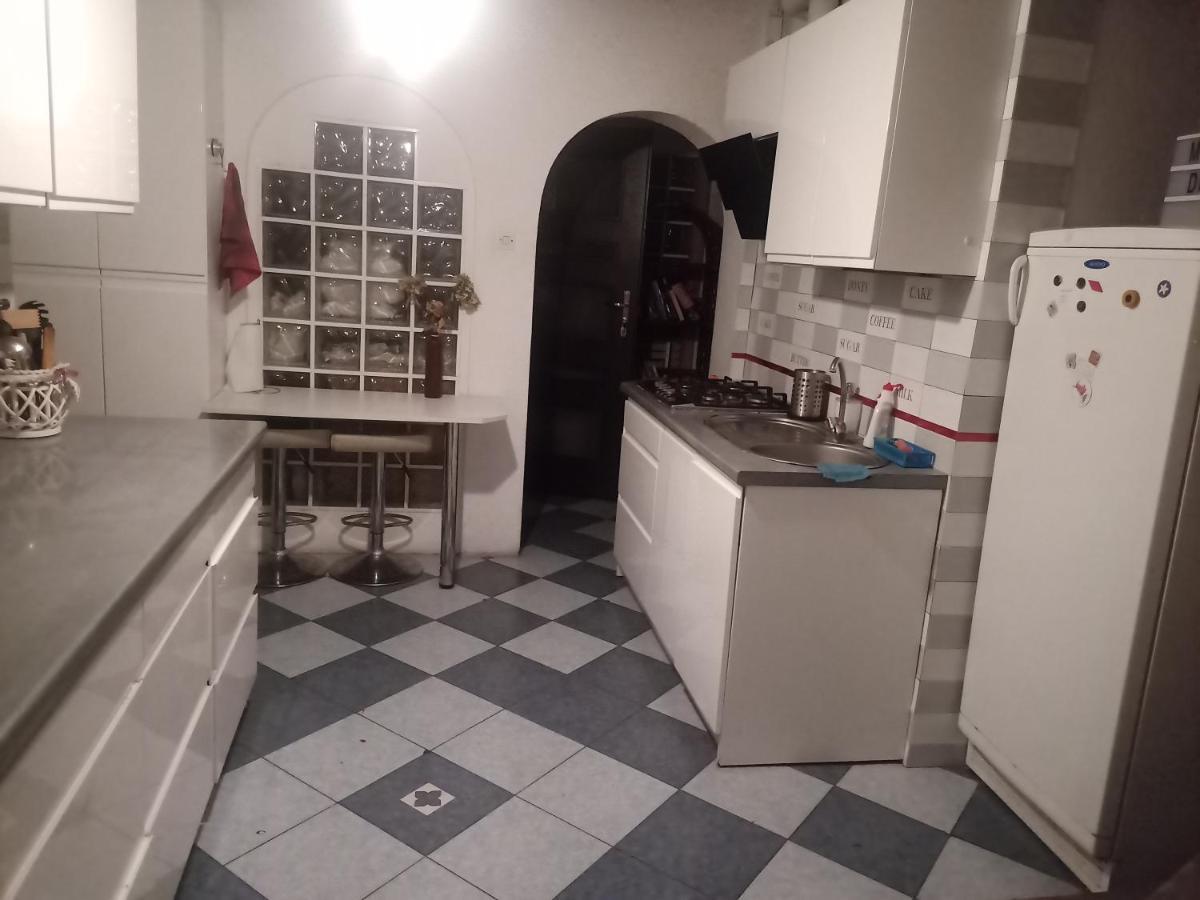 Pokoj W Domu Z Duzym Ogrodem Krakau Buitenkant foto