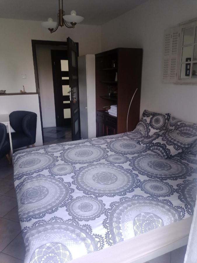 Pokoj W Domu Z Duzym Ogrodem Krakau Buitenkant foto